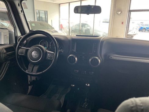 Used 2012 Jeep Wrangler Unlimited Sahara w/ Connectivity Group image 25