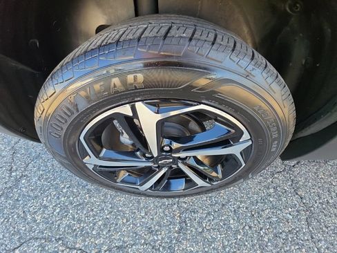 Used 2023 Chevrolet TrailBlazer RS w/ Convenience Package FWD image 32