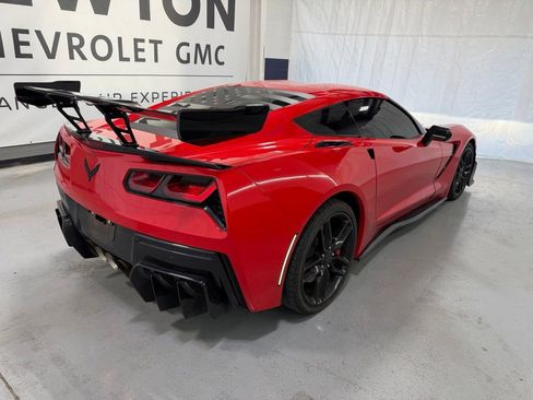 Used 2015 Chevrolet Corvette Stingray Coupe w/ 3LT Preferred Equipment Group image 19