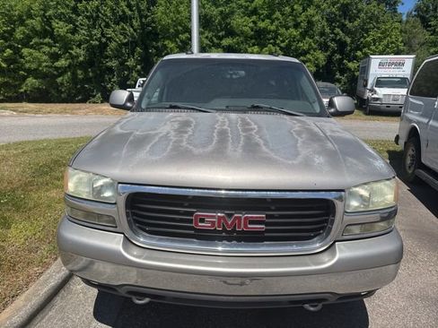 Used 2003 GMC Yukon XL SLT w/ 1SD Preferred Equipment Group AWD/4WD image 2