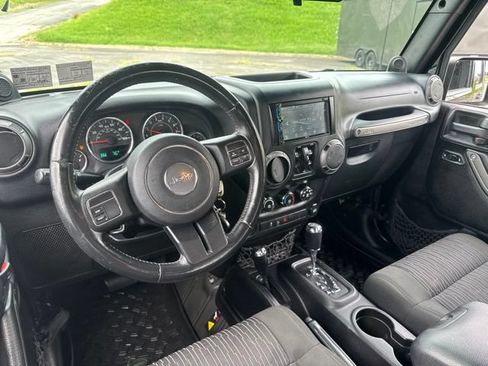 Used 2012 Jeep Wrangler Unlimited Sport AWD/4WD image 12