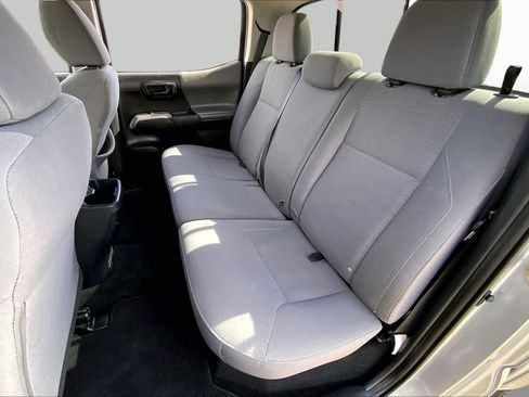 Used 2019 Toyota Tacoma SR5 RWD image 19