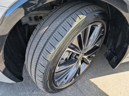 Used 2025 Toyota Prius Limited w/ Limited Premium Package image 21