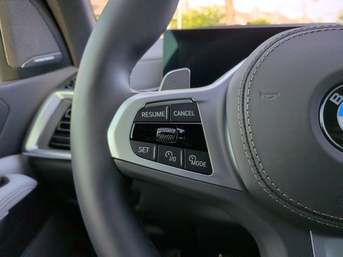 Used 2026 BMW X5 xDrive40i w/ M Sport Package AWD/4WD image 23
