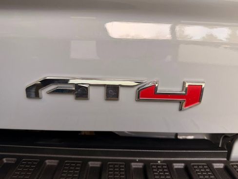 Used 2025 GMC Sierra 1500 AT4 w/ Technology Package AWD/4WD image 12