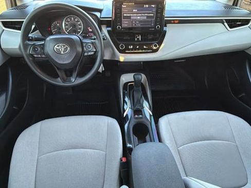 Used 2022 Toyota Corolla LE image 26