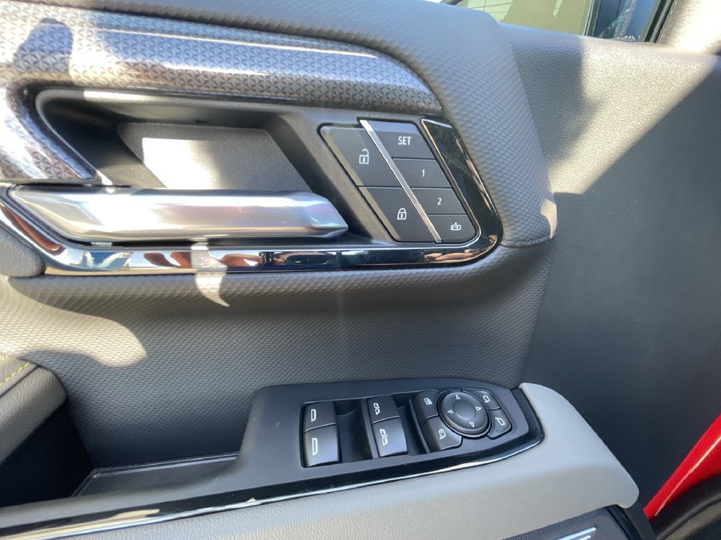 Used 2025 Chevrolet Silverado 1500 ZR2 w/ Technology Package AWD/4WD image 23