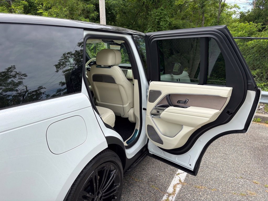 New 2026 Land Rover Range Rover Autobiography AWD/4WD image 16