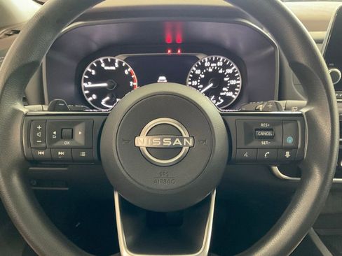 Used 2023 Nissan Rogue SV AWD/4WD image 12