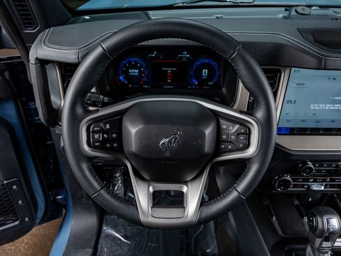 Used 2025 Ford Bronco Outer Banks image 18