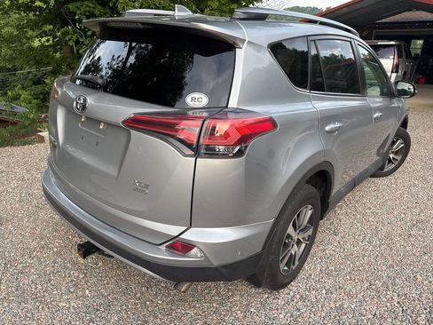 Used 2018 Toyota RAV4 XLE AWD/4WD image 6