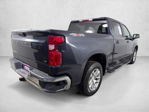 Used 2023 Chevrolet Silverado 1500 LT AWD/4WD image 3