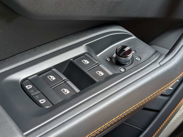 Used 2024 Lamborghini Urus S AWD/4WD image 34