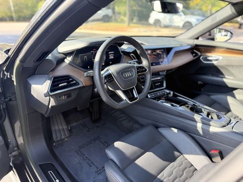 Used 2023 Audi e-tron GT Prestige w/ Prestige Package image 16