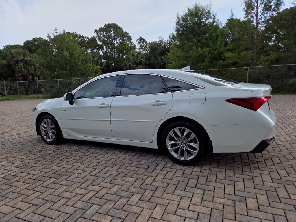 Used 2021 Toyota Avalon XLE FWD image 9