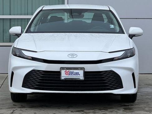 Used 2025 Toyota Camry LE w/ Convenience Package AWD/4WD image 6