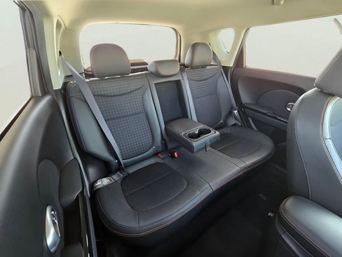 Used 2018 Kia Soul ! FWD image 26
