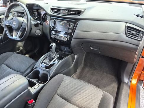 Used 2019 Nissan Rogue SV w/ Sun & Sound Touring Package AWD/4WD image 27