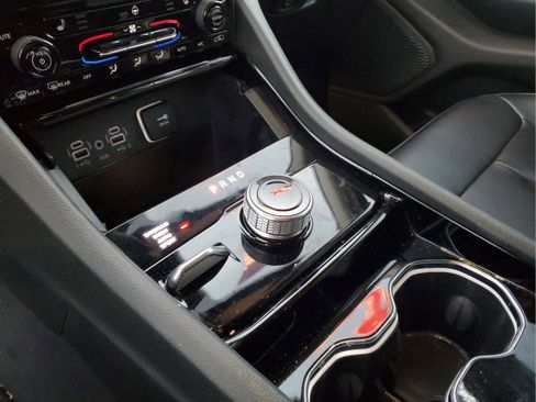 Used 2023 Jeep Grand Cherokee L Limited image 21