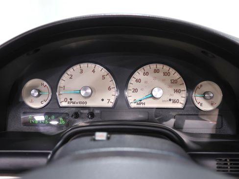 Used 2005 Ford Thunderbird image 74