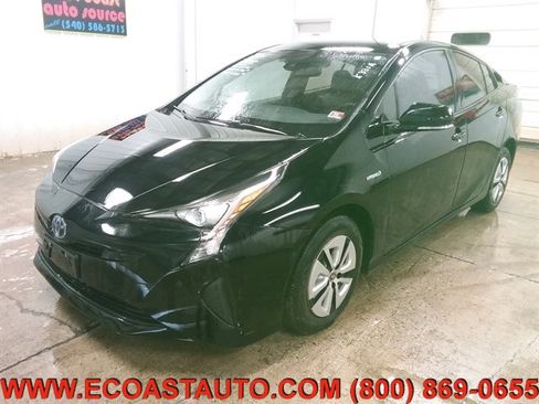 Used 2017 Toyota Prius Four image 4