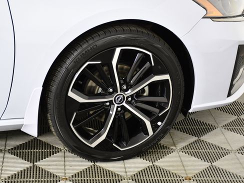 Used 2024 Nissan Altima 2.5 SR FWD image 50