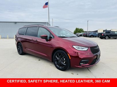 Used 2023 Chrysler Pacifica Touring-L w/ S Appearance Package