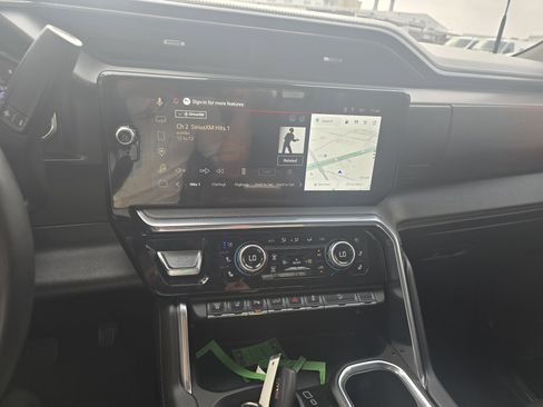 Used 2024 GMC Sierra 2500 Denali image 26