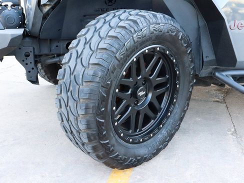 Used 2021 Jeep Wrangler Unlimited Rubicon AWD/4WD image 24