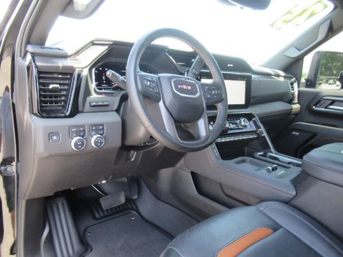 Used 2025 GMC Sierra 2500 AT4 w/ AT4 Premium Plus Package AWD/4WD image 23