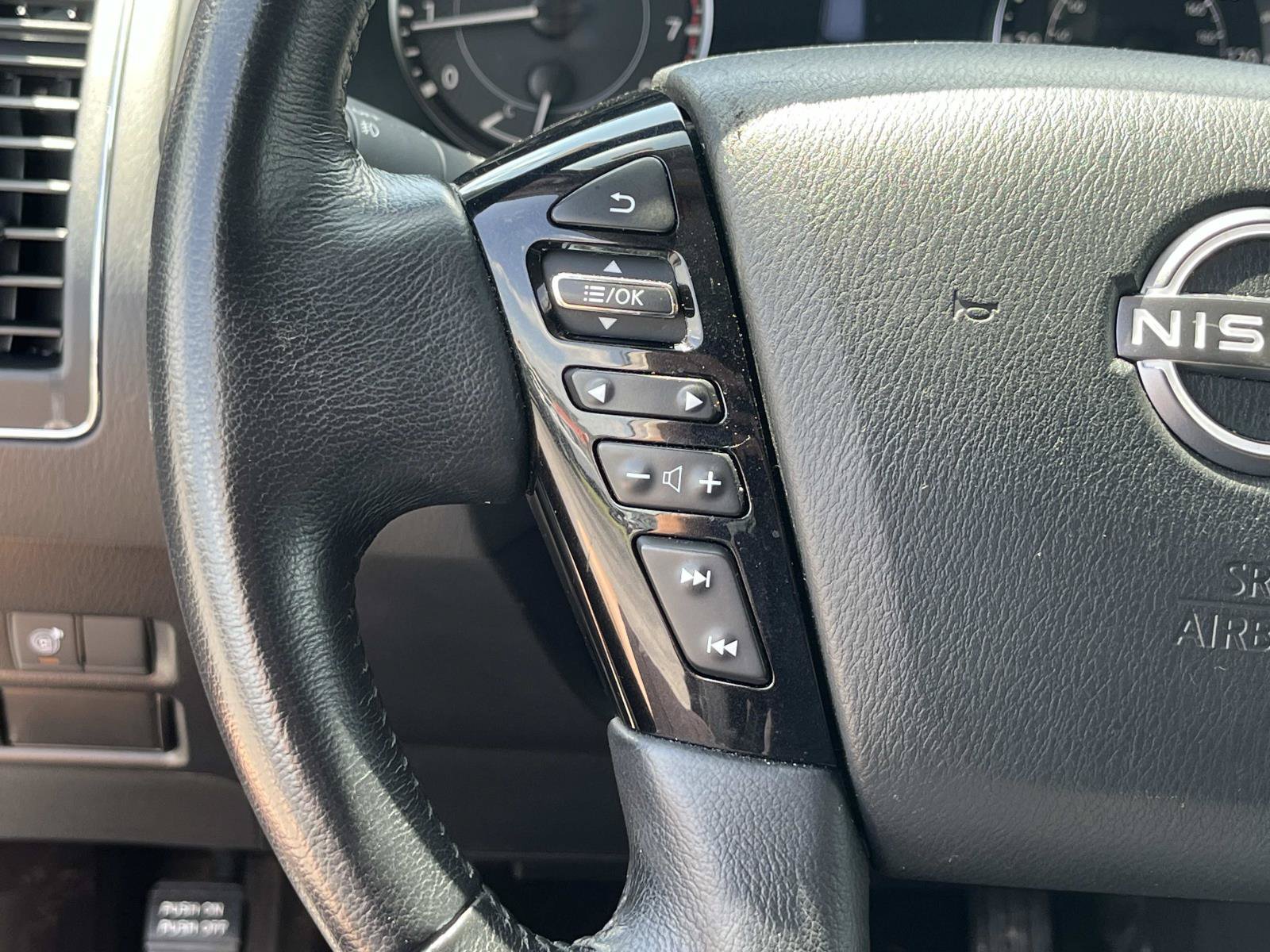 Used 2024 Nissan Armada SV RWD image 32