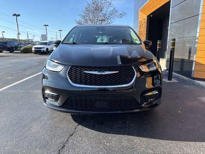 Used 2024 Chrysler Pacifica Touring-L