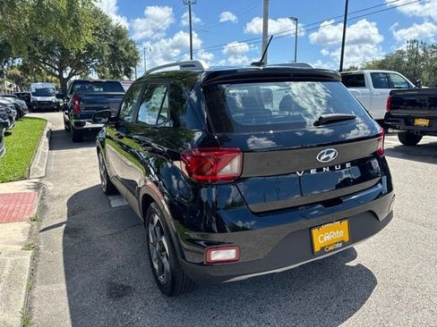 Used 2025 Hyundai Venue SEL FWD image 5
