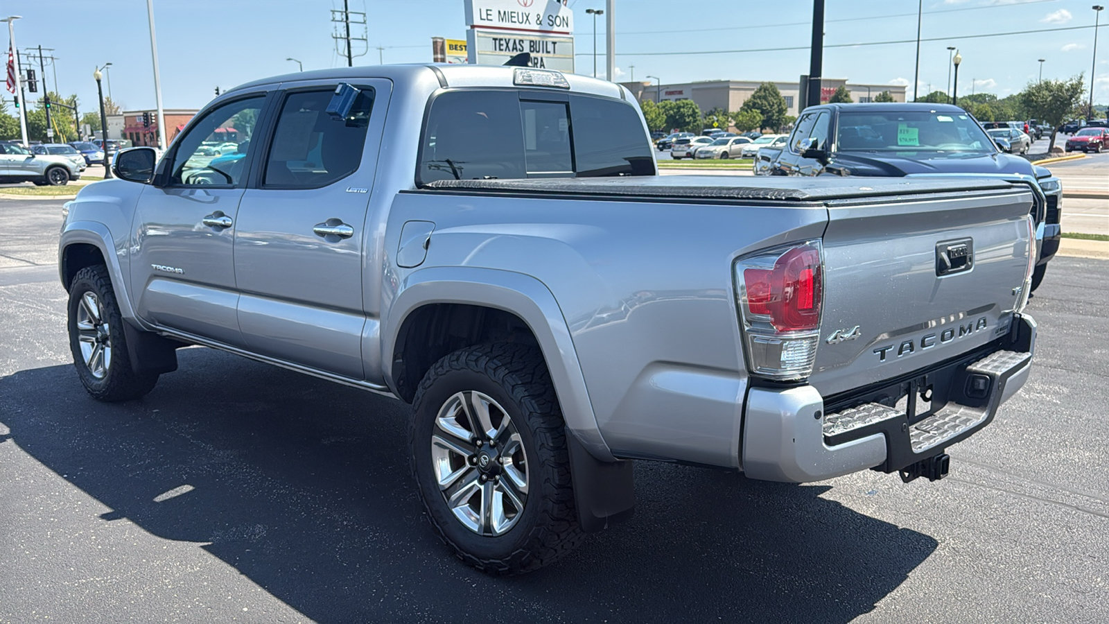 Used 2019 Toyota Tacoma Limited AWD/4WD image 5