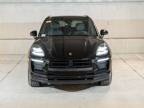 Certified 2026 Porsche Macan AWD/4WD image 10