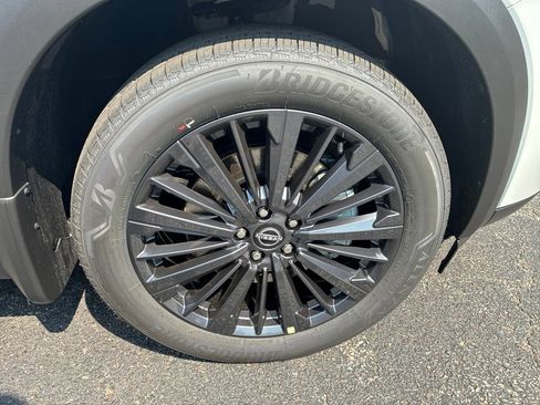 New 2026 Nissan Pathfinder SL w/ SL Premium Package AWD/4WD image 9