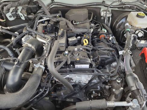 Used 2024 Ford Bronco Outer Banks image 17