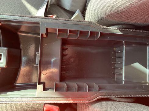 Used 2011 GMC Canyon SLE image 19