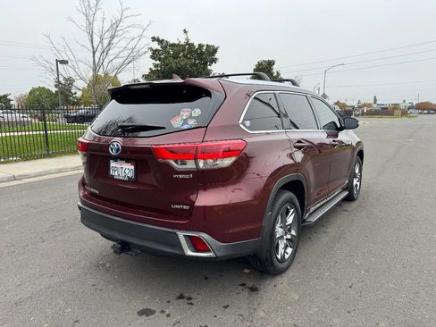 Used 2017 Toyota Highlander Limited image 5