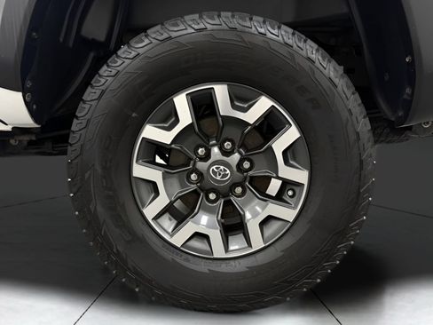 Used 2019 Toyota Tacoma TRD Off-Road w/ Technology Package RWD image 29