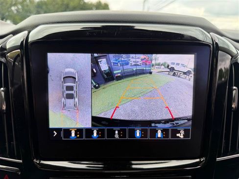 Used 2021 Chevrolet Traverse Premier w/ Redline Edition AWD/4WD image 28