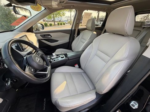 Certified 2023 Nissan Rogue SV w/ SV Premium B Package AWD/4WD image 11