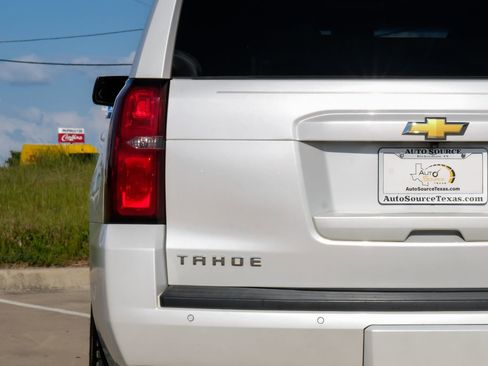 Used 2017 Chevrolet Tahoe LT w/ LT Signature Package image 45