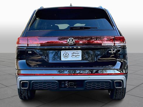 New 2026 Volkswagen Atlas Peak Edition AWD/4WD image 4