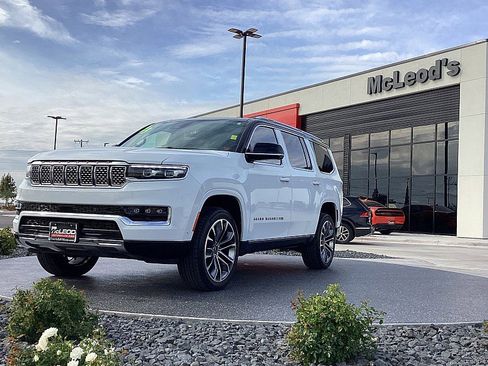 Used 2023 Jeep Grand Wagoneer Series III image 1