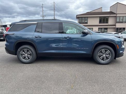 New 2026 Chevrolet Traverse LT w/ Driver Confidence Package AWD/4WD image 6