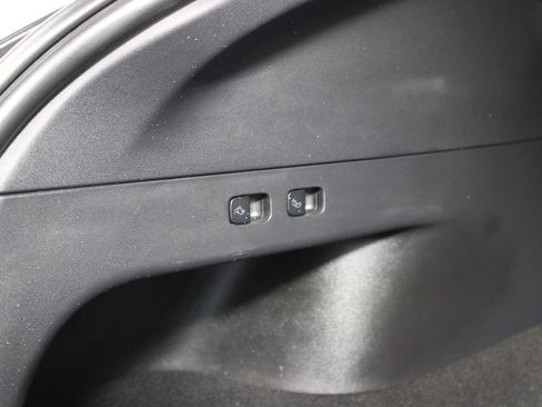 Used 2021 Tesla Model Y Performance image 22