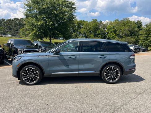 Used 2025 Lincoln Aviator Reserve w/ Luxury Package AWD/4WD image 4