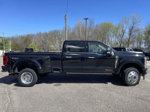 New 2026 Ford F450 Platinum w/ Platinum Plus Package AWD/4WD image 2