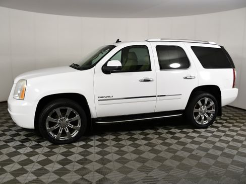 Used 2012 GMC Yukon Denali AWD/4WD image 9